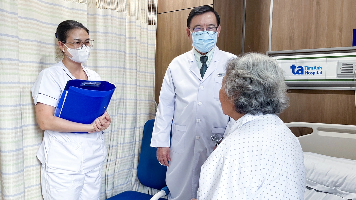 Suy tim do hẹp van động mạch chủ