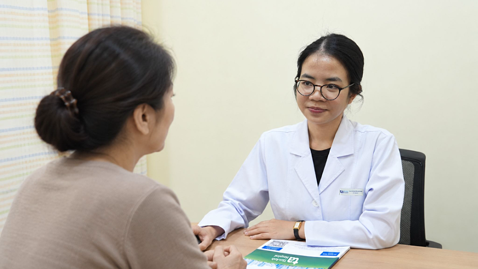 Vì sao sưng cánh tay sau phẫu thuật ung thư vú?