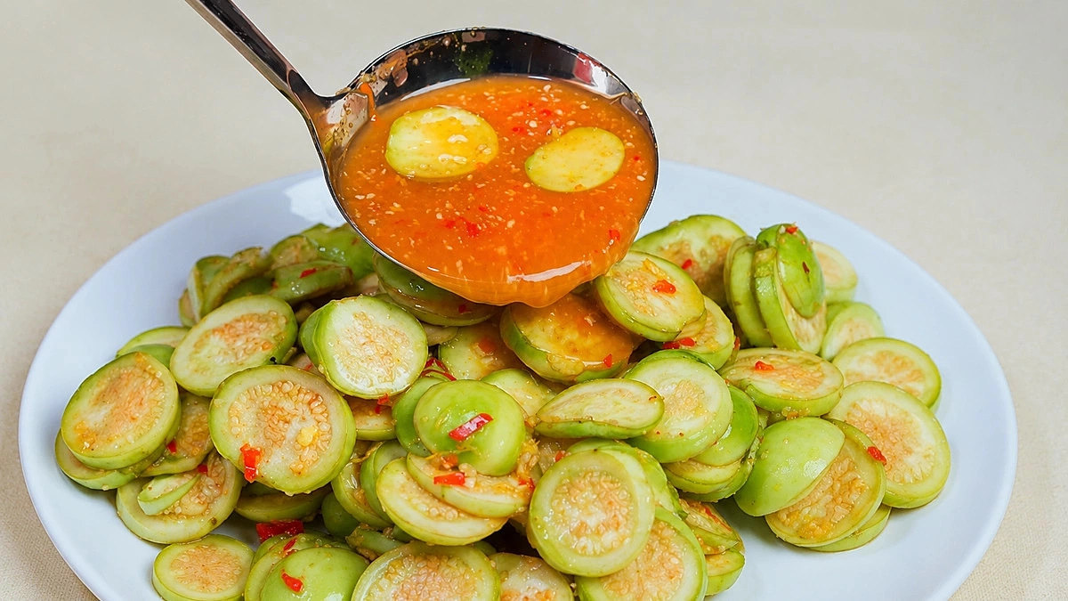 "Một quả cà bằng ba thang thuốc" có đúng?