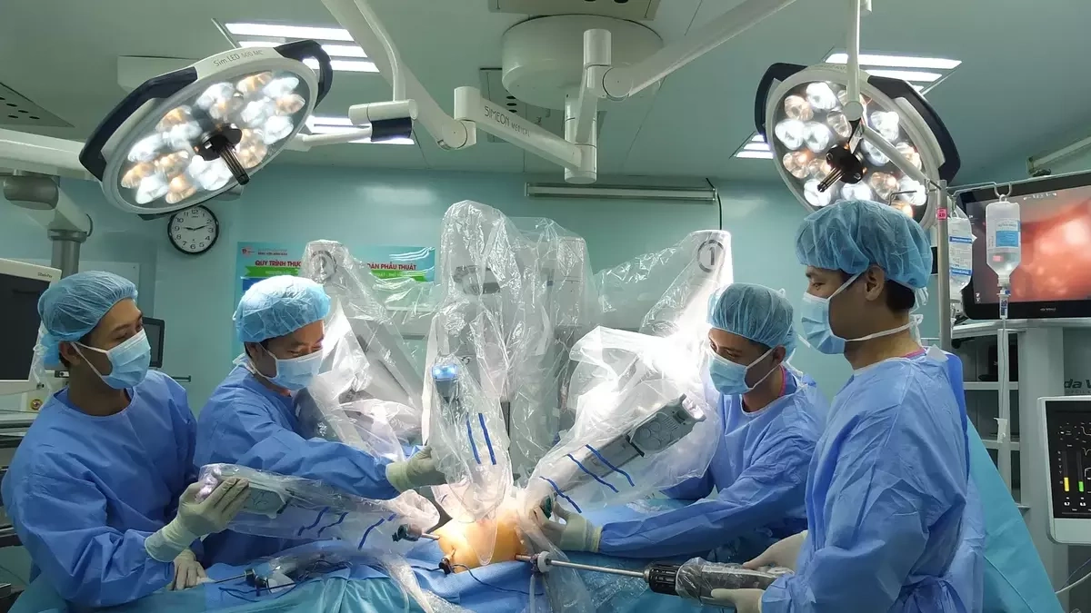 Làm sao để người bệnh hưởng lợi từ y tế kỹ thuật cao?