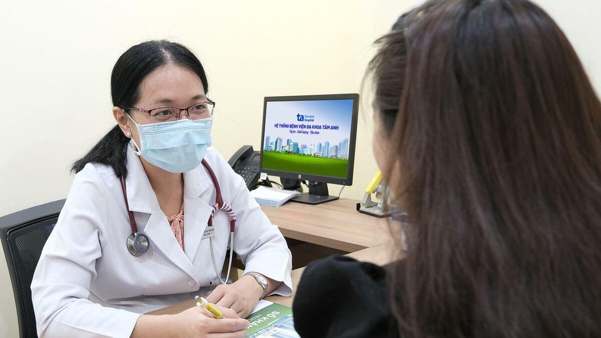 Trẻ dùng mỹ phẩm người lớn có dậy thì sớm?