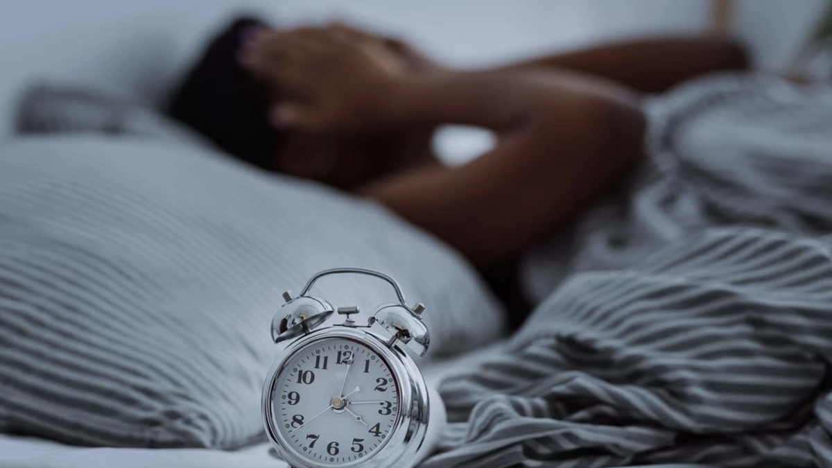 Nên làm gì khi bất ngờ tỉnh giấc giữa đêm?