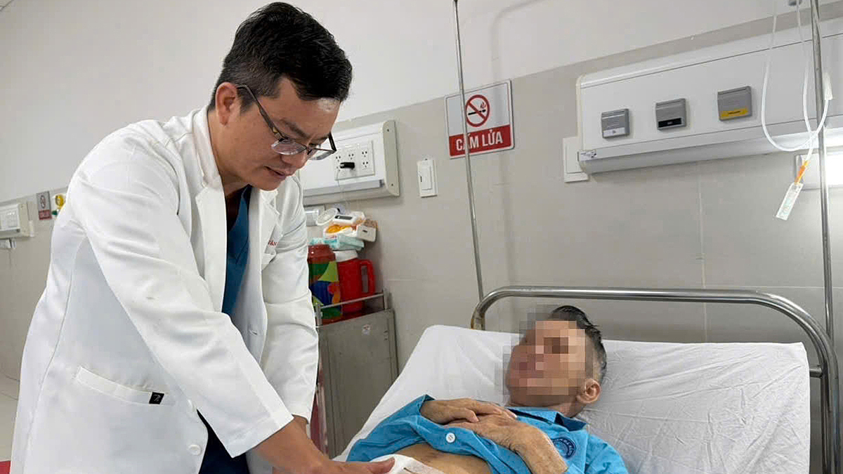 Suýt chết bởi khối u gan vỡ chảy máu ồ ạt