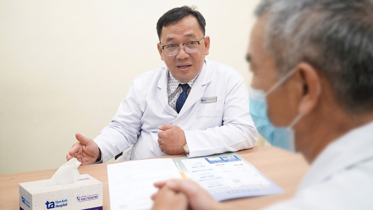 Người đàn ông suy thận lẫn suy tim