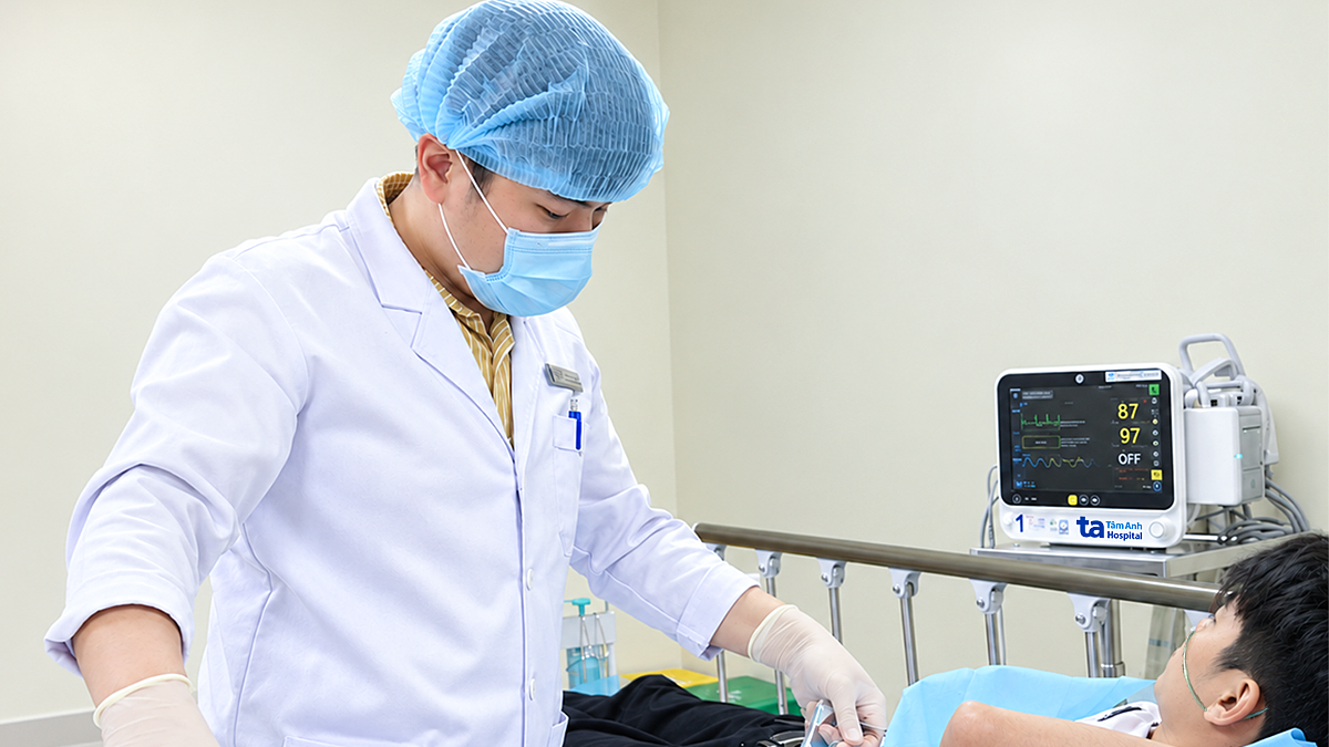 Đột ngột tràn khí gây xẹp phổi chàng trai
