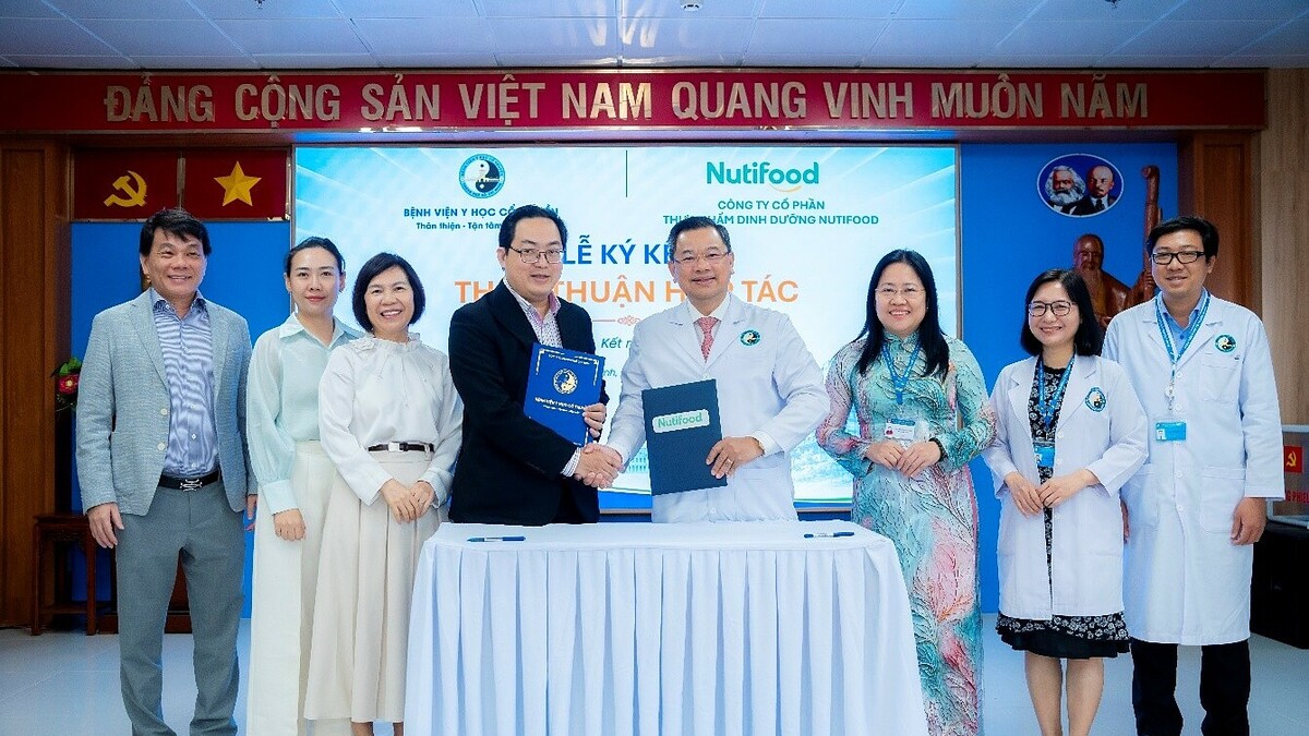 Nutifood hợp tác phát triển sản phẩm dinh dưỡng từ dược liệu Việt