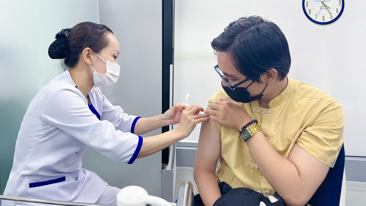 Tiêm 7 mũi vaccine dại trong bốn tháng