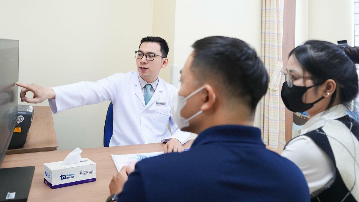 Vợ chồng trên 35 tuổi nên khám gì trước khi mang thai?