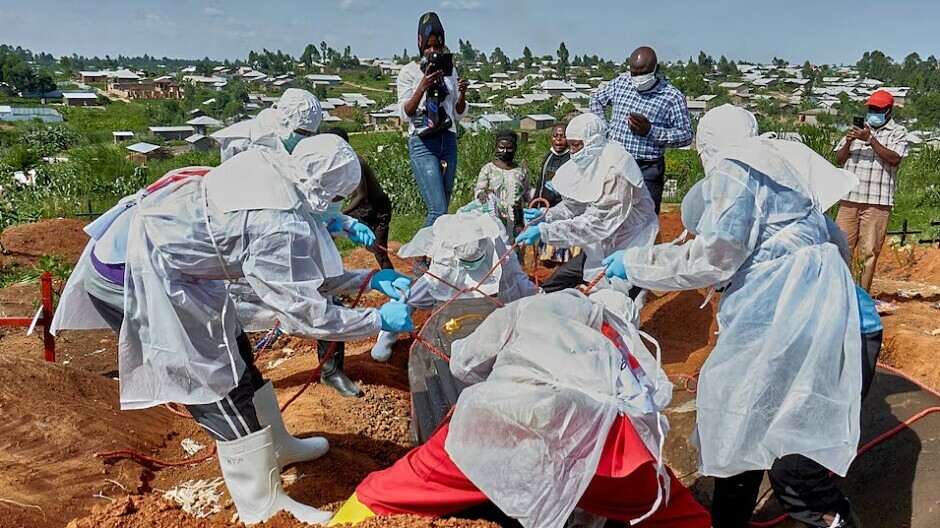 WHO khẩn cấp phòng dịch Ebola trên 3 châu lục