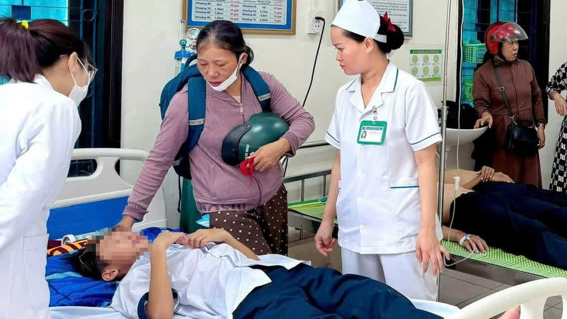 27 học sinh bị ong đốt nhập viện