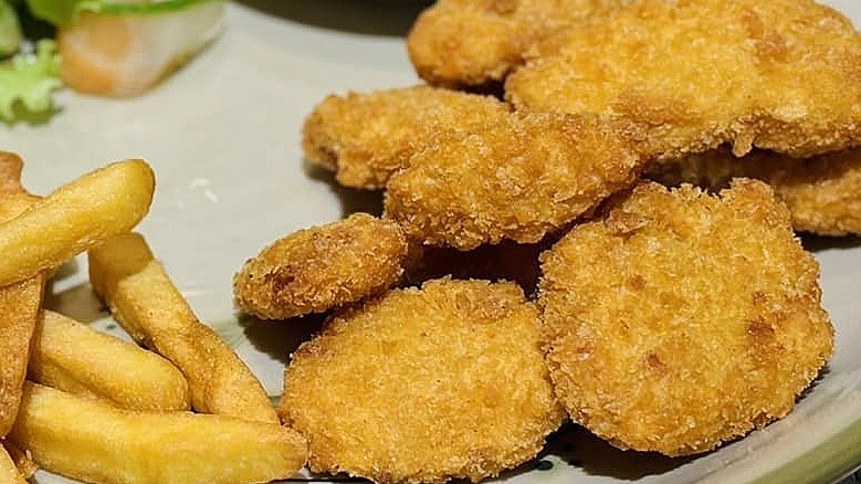 5 thói quen khiến ho nặng hơn vào buổi tối