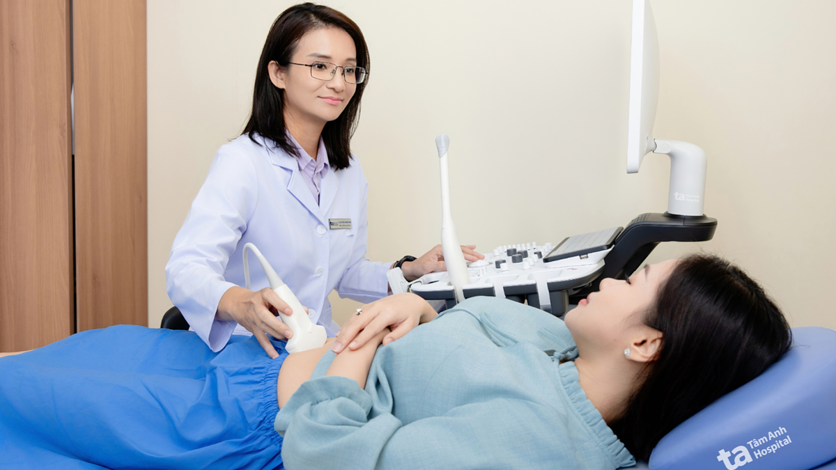 Có nên bóc u lạc nội mạc buồng trứng khi hiếm muộn?