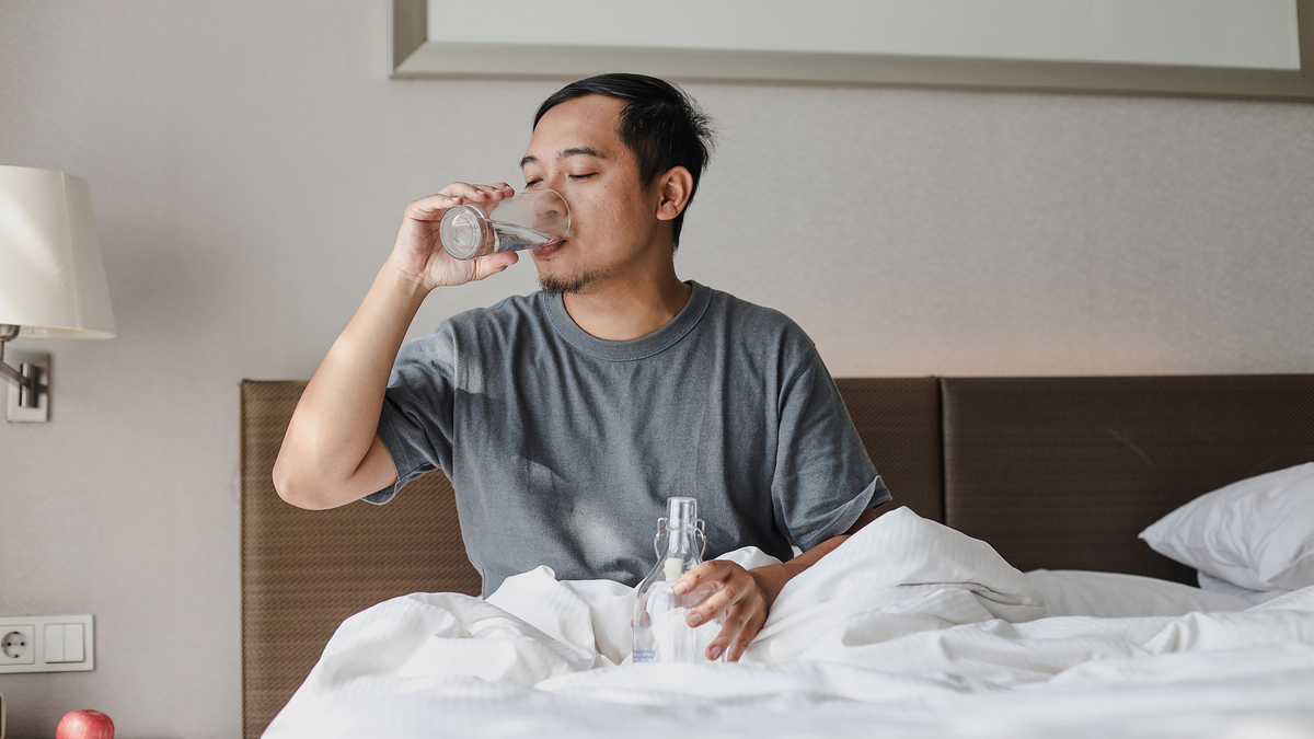 Uống nước ấm khi thức giấc có gây hại cho cơ thể không?
