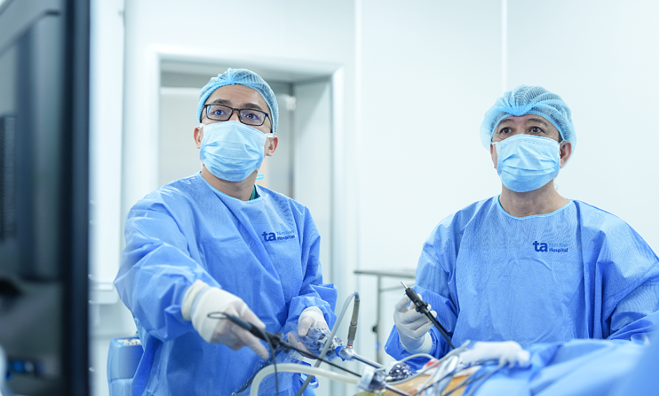 Ung thư dạ dày di căn gan có mổ nội soi được không?