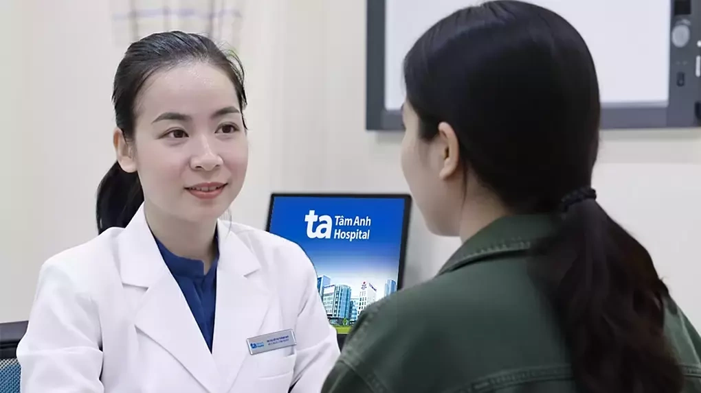 Đổi mùa có gây rụng tóc?
