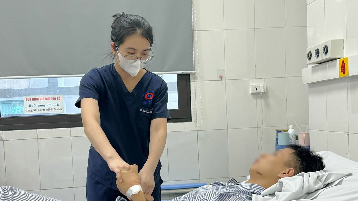 Thiếu niên 16 tuổi đột quỵ não từ chấn thương tưởng nhẹ